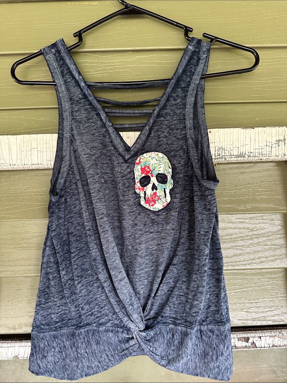 No Boundaries Gray Twist-Front Tank with Floral Skull Applique